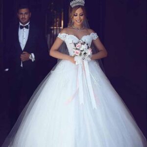 Amazing Long Ball Gown Off the Shoulder Lace Tulle Wedding Dresses