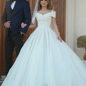 ball gown off the shoulder floor length tulle lace applique wedding dress showprettydress