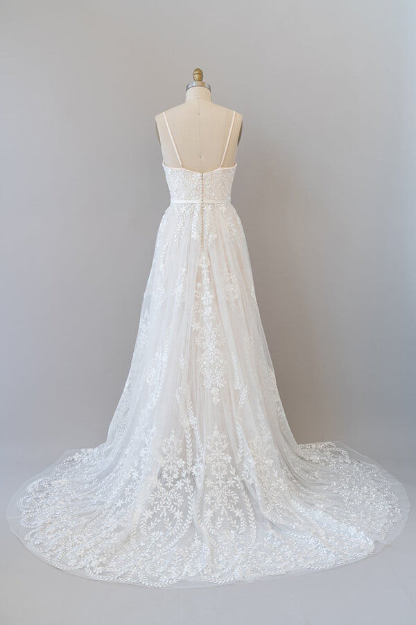 chic-long-a-line-sweetheart-spaghetti-strap-appliques-tulle-wedding-dress-showprettydress-3 Chic Long A-line Sweetheart Spaghetti Strap Appliques Tulle Wedding Dress - Image 3