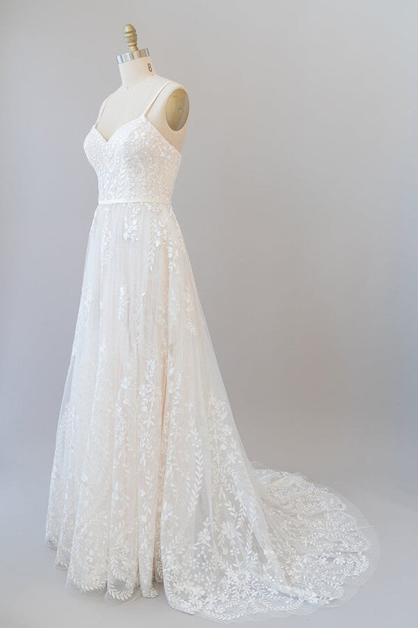 chic-long-a-line-sweetheart-spaghetti-strap-appliques-tulle-wedding-dress-showprettydress-4 Chic Long A-line Sweetheart Spaghetti Strap Appliques Tulle Wedding Dress - Image 4