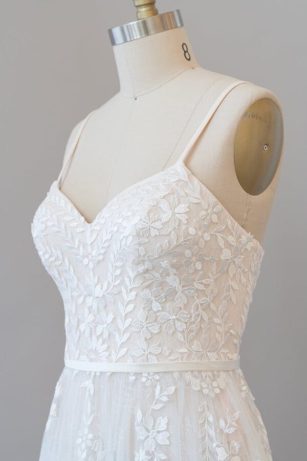 chic-long-a-line-sweetheart-spaghetti-strap-appliques-tulle-wedding-dress-showprettydress-5 Chic Long A-line Sweetheart Spaghetti Strap Appliques Tulle Wedding Dress - Image 5
