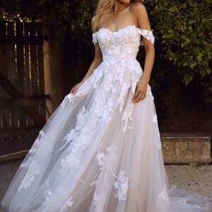 Gorgeous Long A-line Off the Shoulder Open Back Appliques Tulle Wedding Dresses
