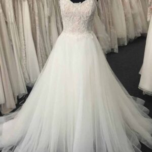 Long A-line Sweetheart Lace Tulle Wedding Dress