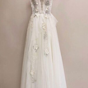 Long A-line Tulle V Neck Lace Applique Wedding Dress