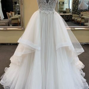 Long A-line V-neck Tulle Lace Wedding Dress